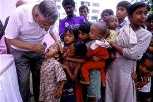 Queue for Polio vaccination